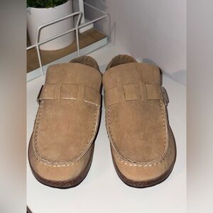 NWOT-Mule Loafers